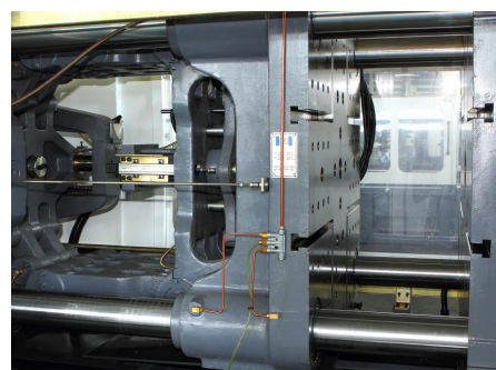 果筐注塑机机器部件